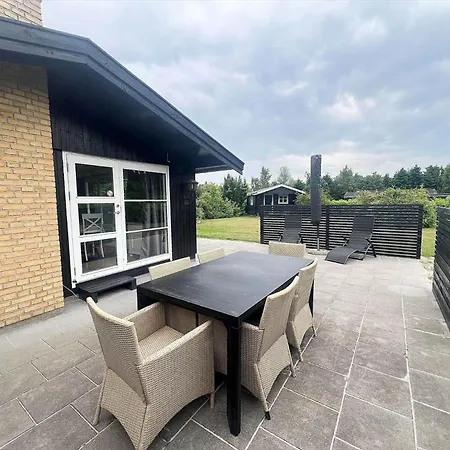 M252-vaeggerlose-bjergfruevej-6 * Bøtø By